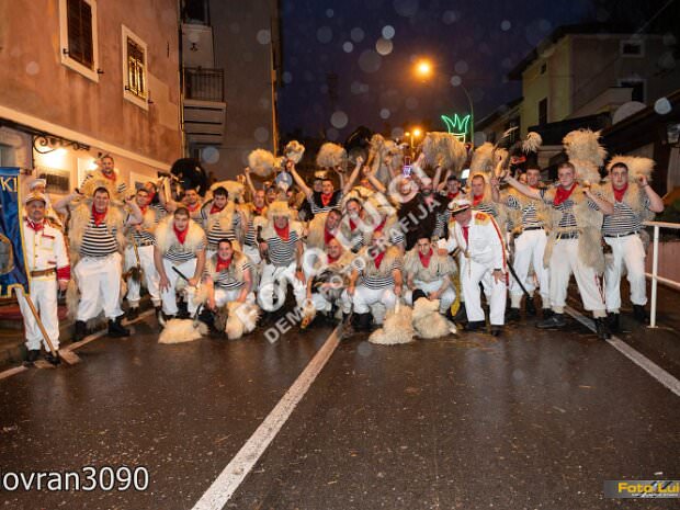 28 Zametske maškare i zvončari